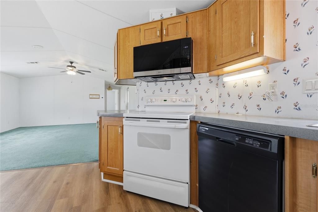 En Venta: $129,000 (2 camas, 2 baños, 1056 Pies cuadrados)