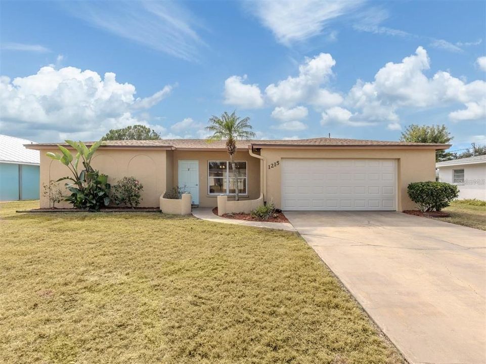 For Rent: $2,400 (2 beds, 2 baths, 1295 Square Feet)