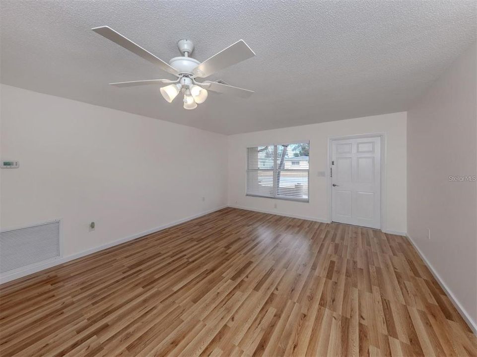 For Rent: $2,400 (2 beds, 2 baths, 1295 Square Feet)