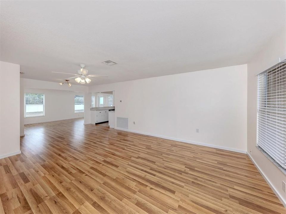 For Rent: $2,400 (2 beds, 2 baths, 1295 Square Feet)