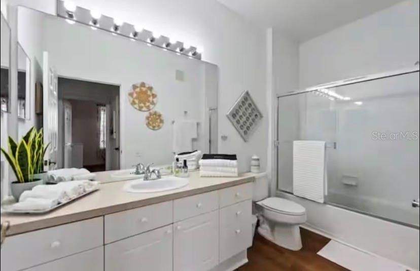 На продажу: $229,000 (2 спален, 2 ванн, 1022 Квадратных фут)