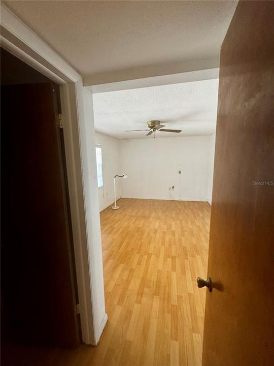 For Sale: $99,000 (1 beds, 1 baths, 730 Square Feet)