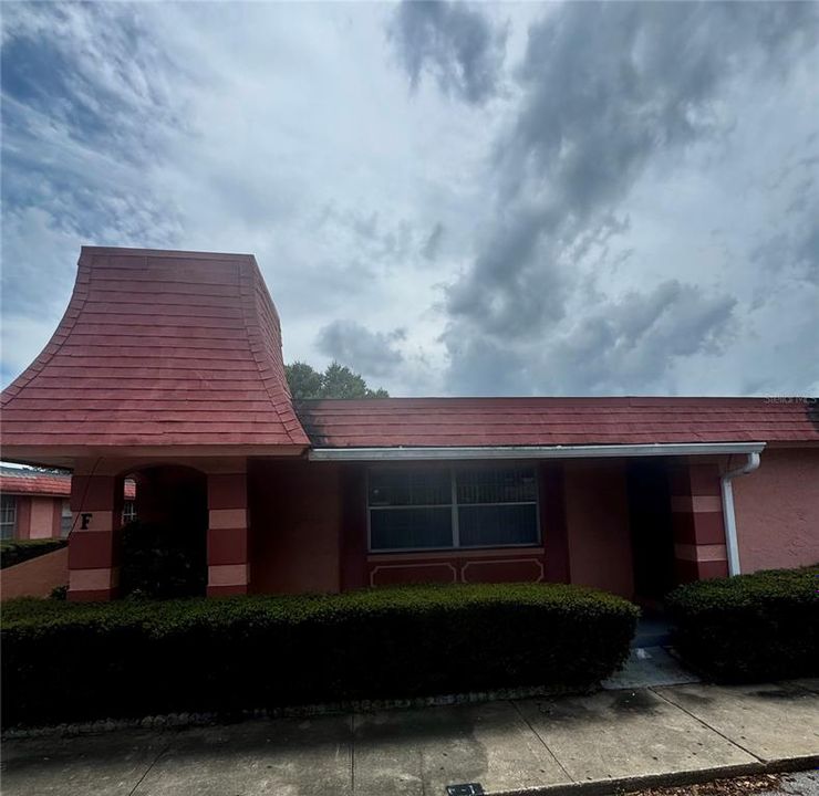 For Sale: $99,000 (1 beds, 1 baths, 730 Square Feet)