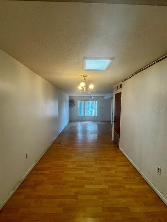 For Sale: $99,000 (1 beds, 1 baths, 730 Square Feet)