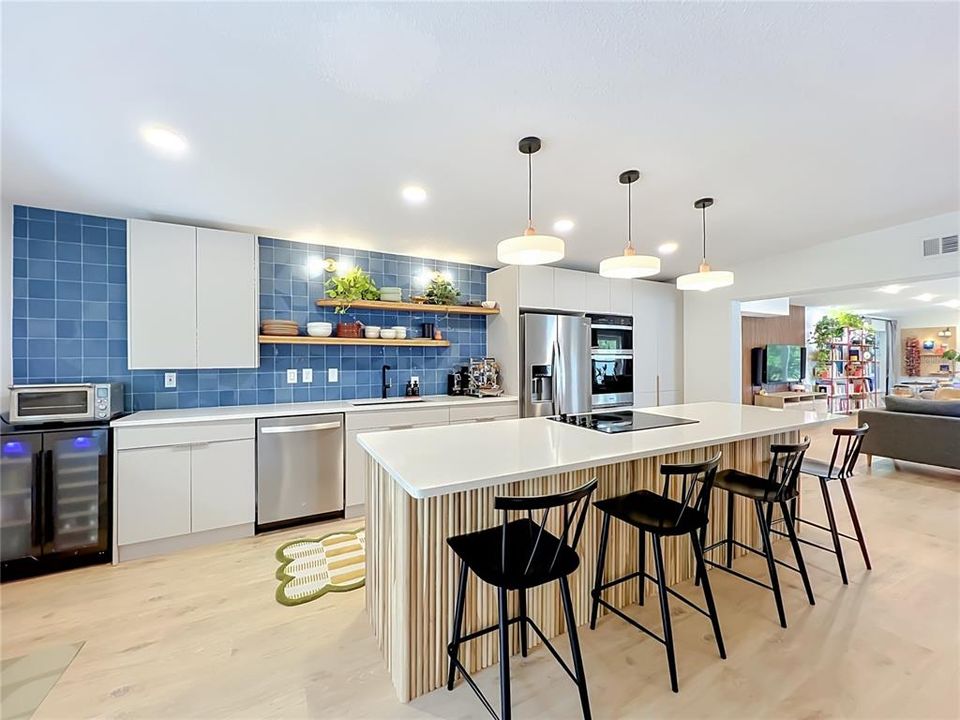 Activo con contrato: $624,900 (4 camas, 2 baños, 1933 Pies cuadrados)