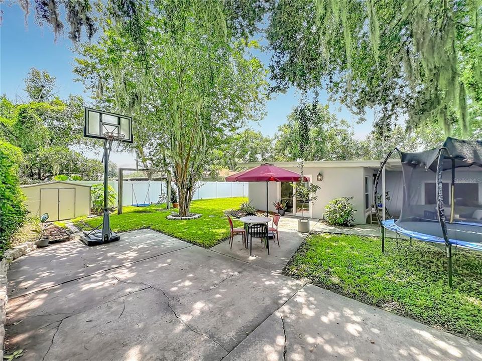 Activo con contrato: $624,900 (4 camas, 2 baños, 1933 Pies cuadrados)