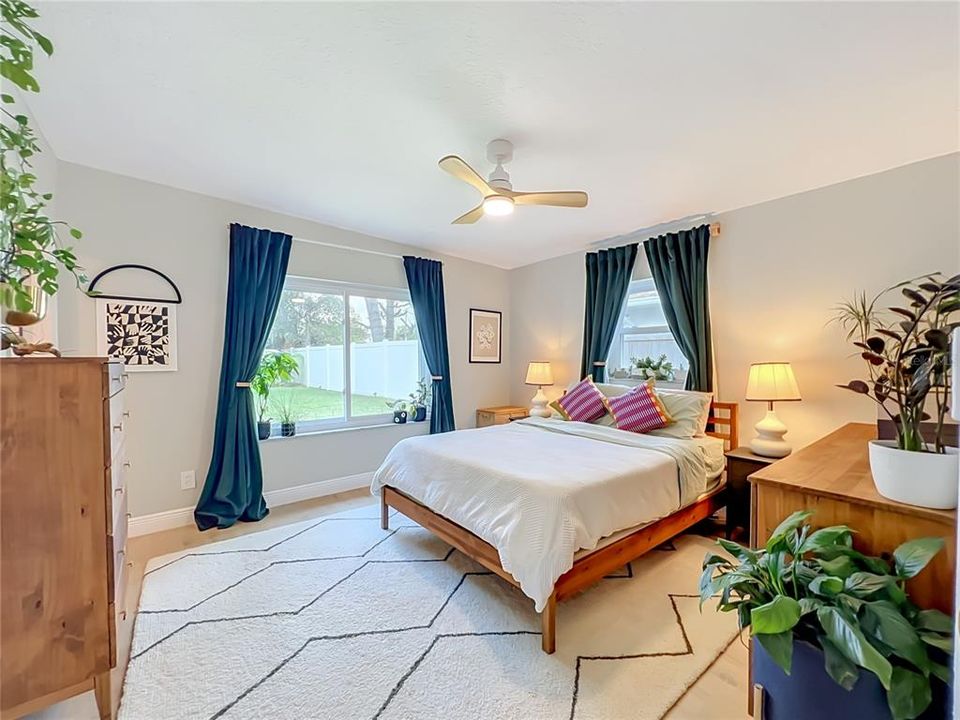 Activo con contrato: $624,900 (4 camas, 2 baños, 1933 Pies cuadrados)