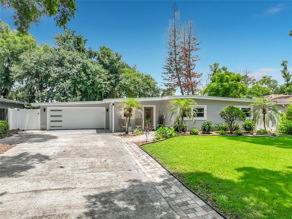 Activo con contrato: $624,900 (4 camas, 2 baños, 1933 Pies cuadrados)