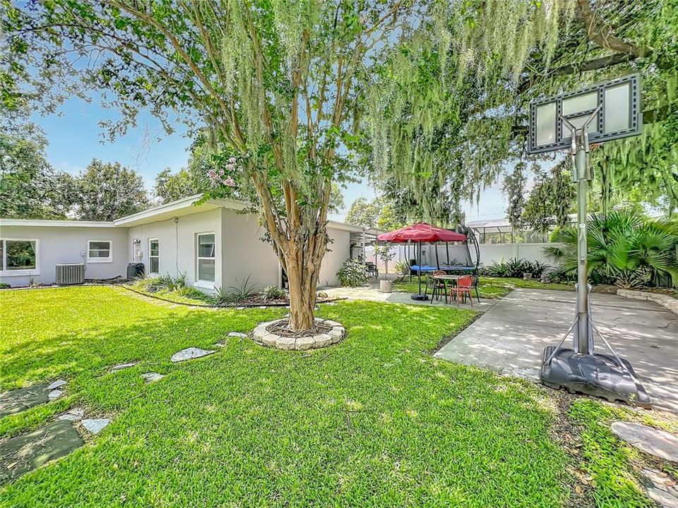 Activo con contrato: $624,900 (4 camas, 2 baños, 1933 Pies cuadrados)