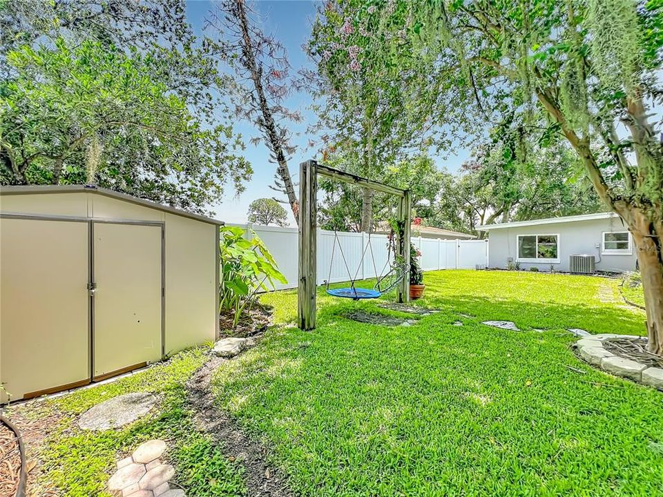 Activo con contrato: $624,900 (4 camas, 2 baños, 1933 Pies cuadrados)