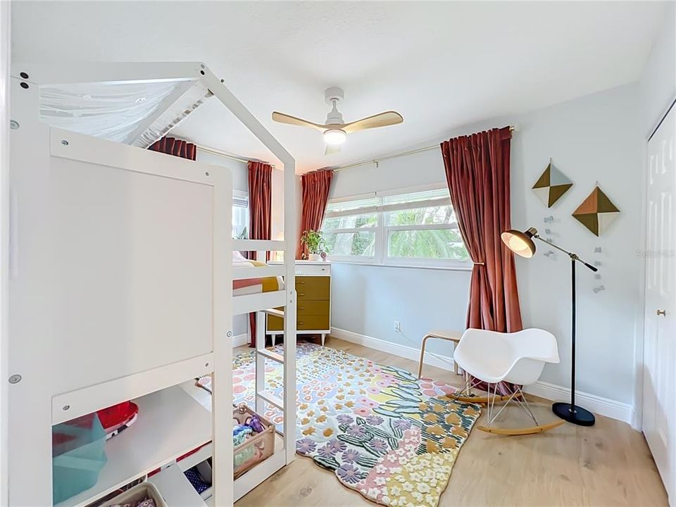 Activo con contrato: $624,900 (4 camas, 2 baños, 1933 Pies cuadrados)