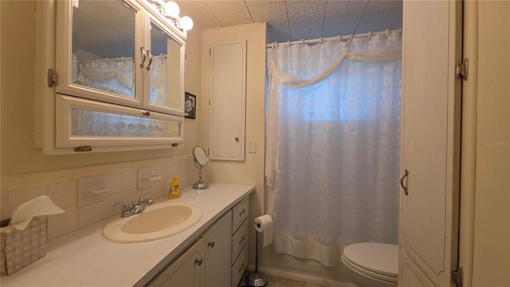 На продажу: $124,900 (2 спален, 2 ванн, 960 Квадратных фут)