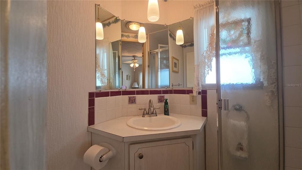 На продажу: $124,900 (2 спален, 2 ванн, 960 Квадратных фут)