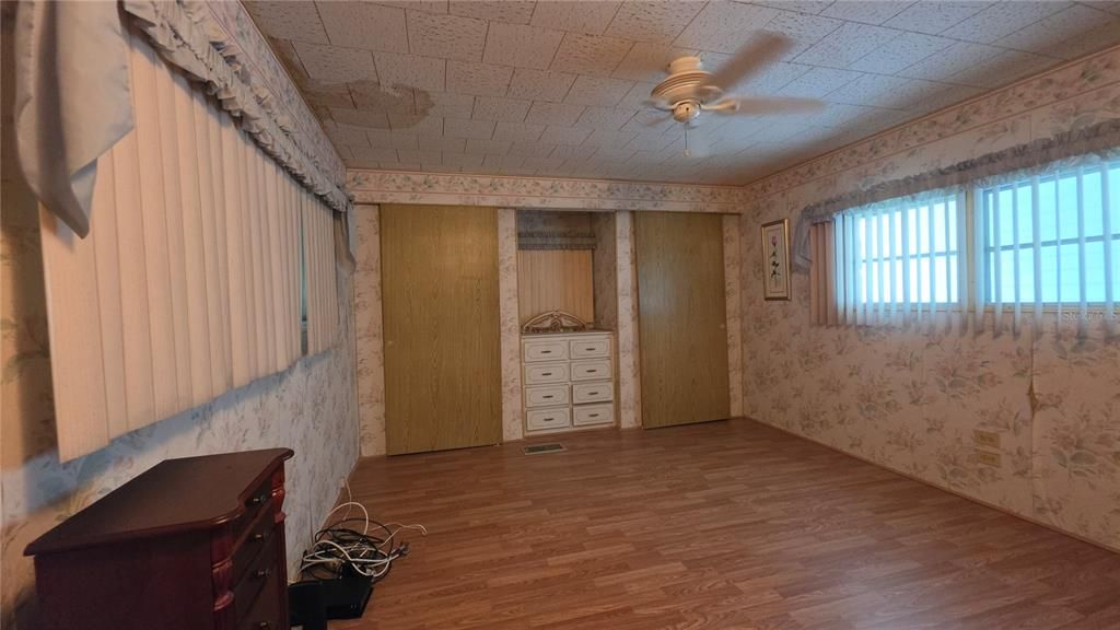 На продажу: $124,900 (2 спален, 2 ванн, 960 Квадратных фут)