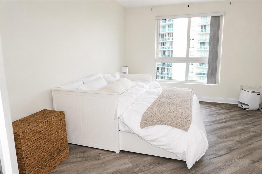 En Venta: $410,000 (3 camas, 3 baños, 2079 Pies cuadrados)