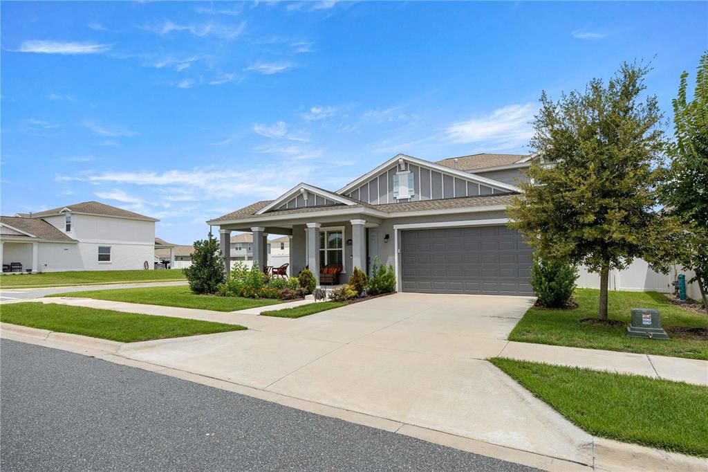 For Rent: $2,800 (4 beds, 2 baths, 2409 Square Feet)
