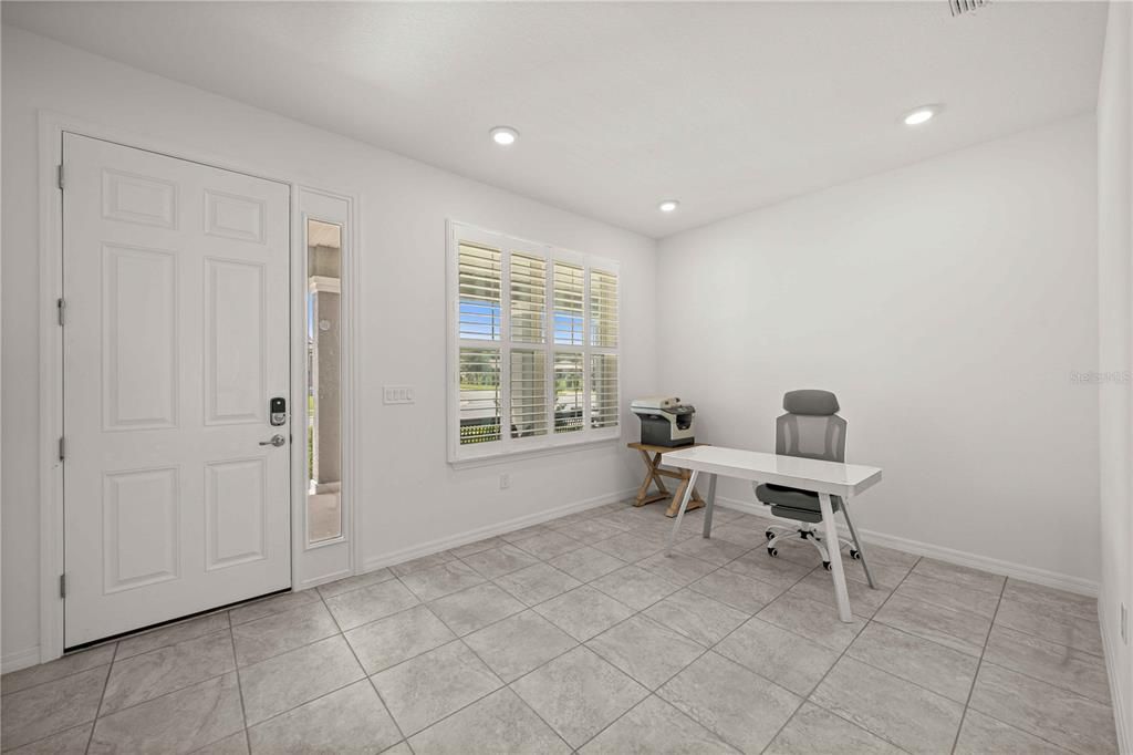 For Rent: $2,800 (4 beds, 2 baths, 2409 Square Feet)