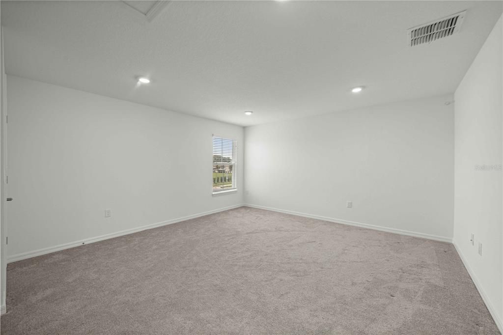 For Rent: $2,800 (4 beds, 2 baths, 2409 Square Feet)