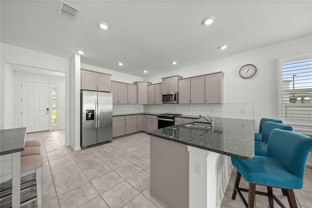 For Rent: $2,800 (4 beds, 2 baths, 2409 Square Feet)