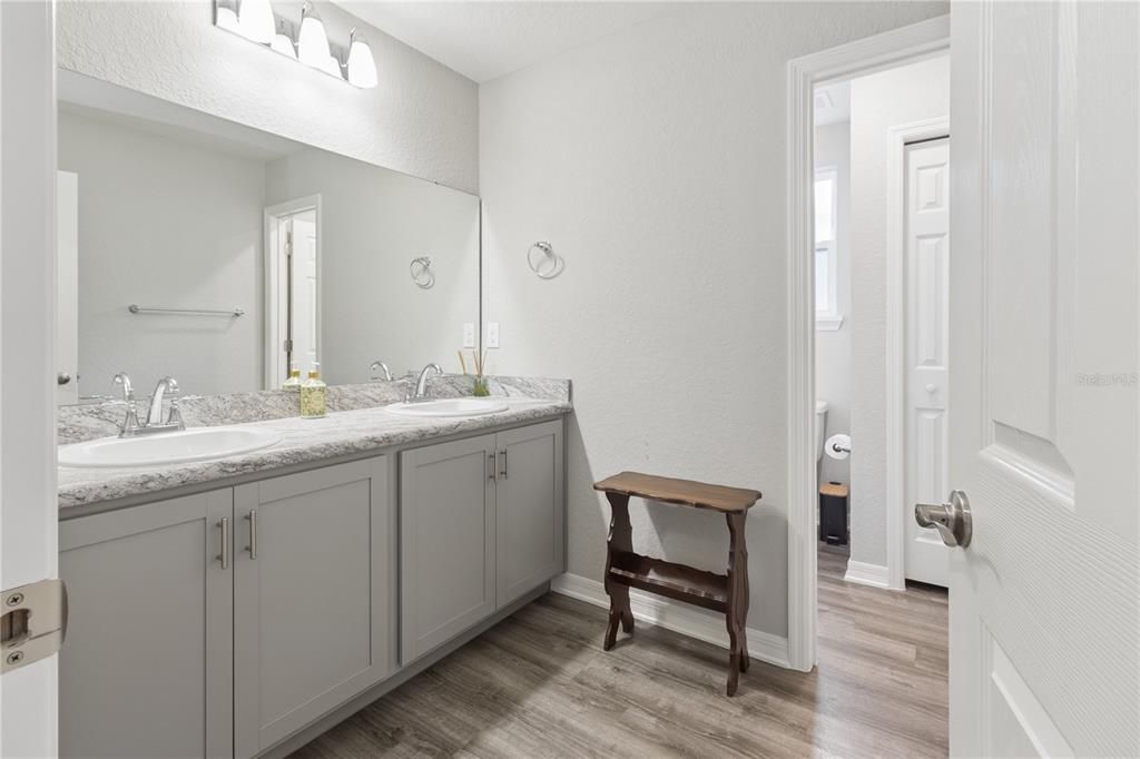 For Rent: $2,750 (4 beds, 2 baths, 2036 Square Feet)