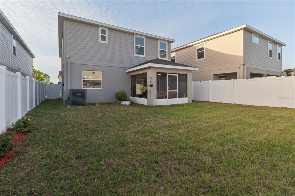 For Rent: $2,750 (4 beds, 2 baths, 2036 Square Feet)