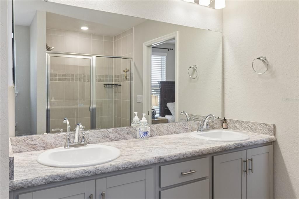 For Rent: $2,750 (4 beds, 2 baths, 2036 Square Feet)