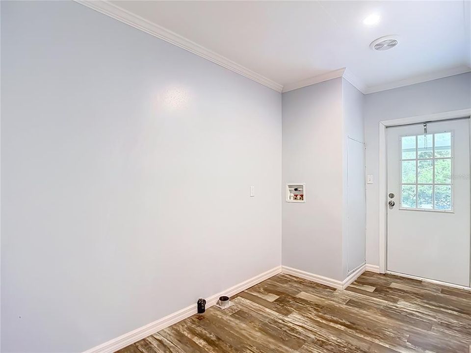 На продажу: $179,000 (3 спален, 2 ванн, 1404 Квадратных фут)