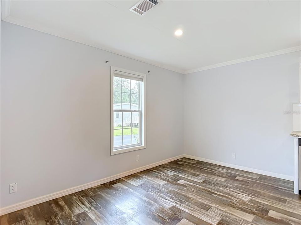 На продажу: $179,000 (3 спален, 2 ванн, 1404 Квадратных фут)