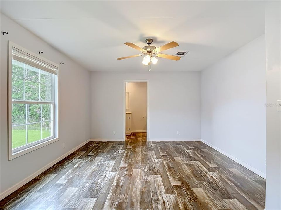На продажу: $179,000 (3 спален, 2 ванн, 1404 Квадратных фут)