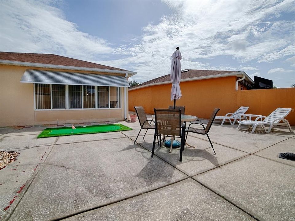 For Sale: $318,000 (2 beds, 2 baths, 1156 Square Feet)