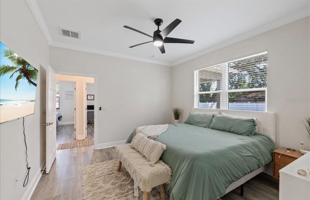 For Rent: $2,300 (3 beds, 2 baths, 1637 Square Feet)