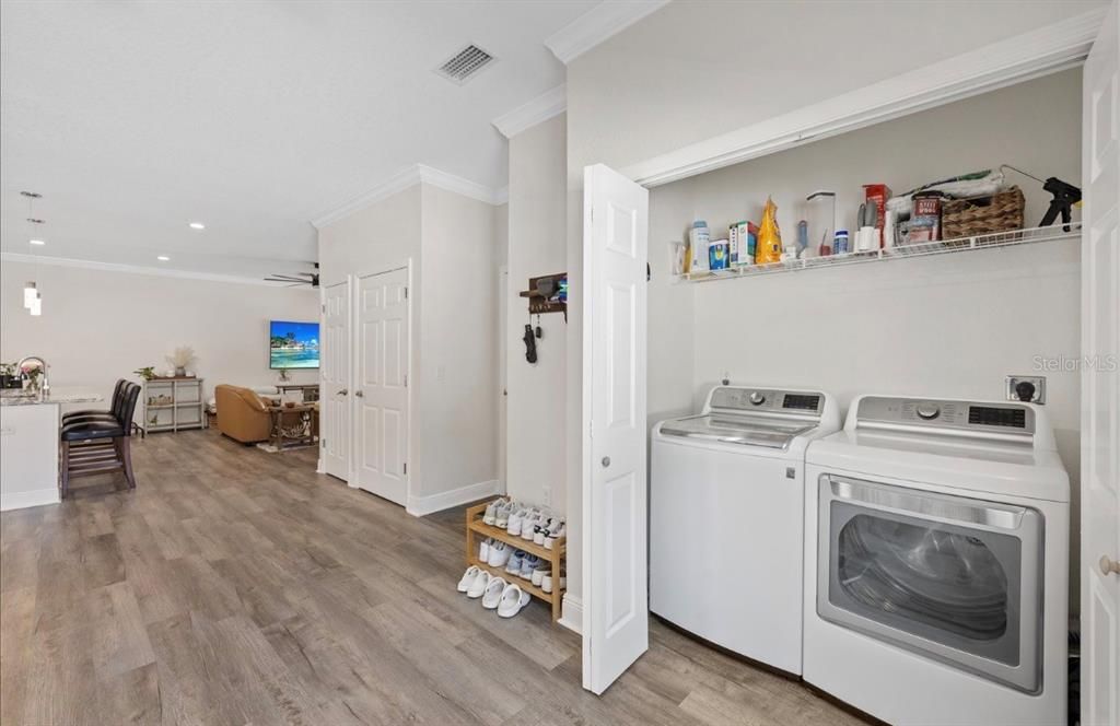 For Rent: $2,300 (3 beds, 2 baths, 1637 Square Feet)