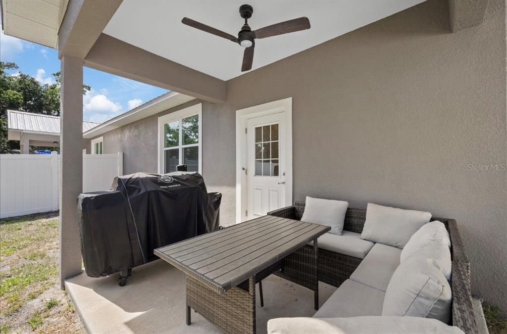 For Rent: $2,300 (3 beds, 2 baths, 1637 Square Feet)
