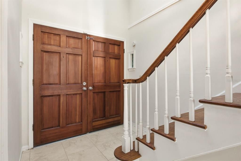 En Venta: $845,000 (5 camas, 2 baños, 3248 Pies cuadrados)