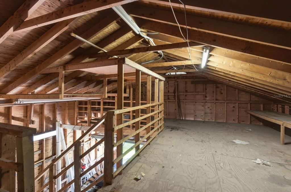 En Venta: $845,000 (5 camas, 2 baños, 3248 Pies cuadrados)