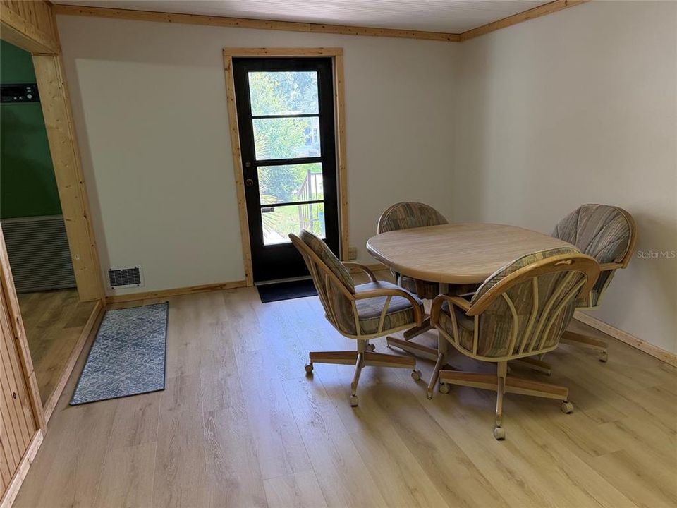 En Venta: $153,900 (2 camas, 2 baños, 1707 Pies cuadrados)