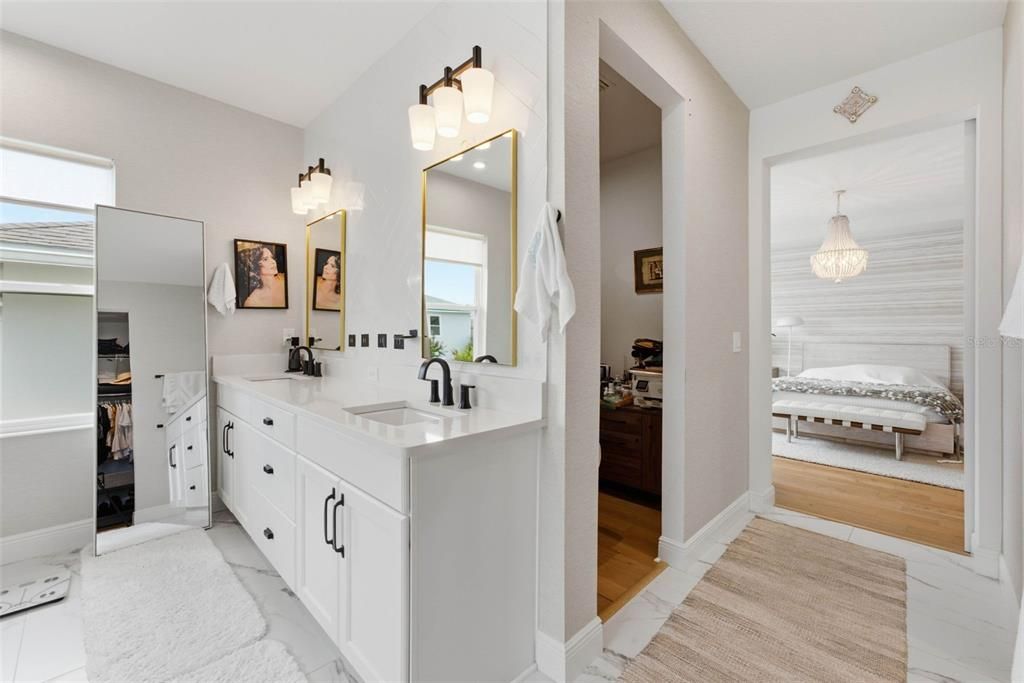 На продажу: $1,199,000 (6 спален, 4 ванн, 3834 Квадратных фут)