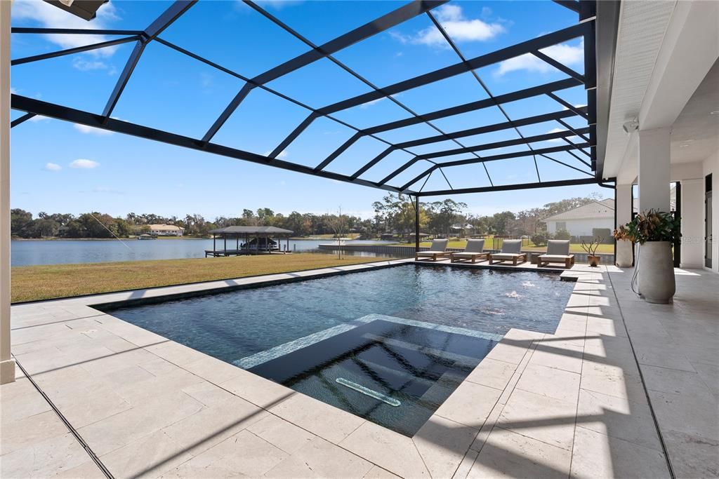 Activo con contrato: $2,800,000 (4 camas, 3 baños, 4036 Pies cuadrados)