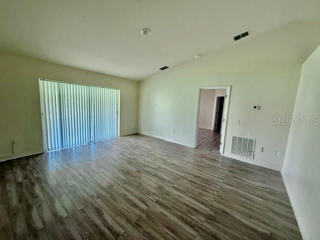 В аренду: $1,800 (3 спален, 2 ванн, 1229 Квадратных фут)