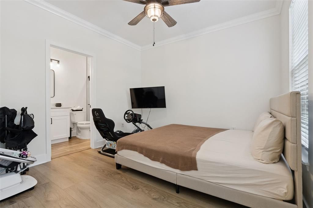 En Venta: $695,000 (2 camas, 2 baños, 1702 Pies cuadrados)