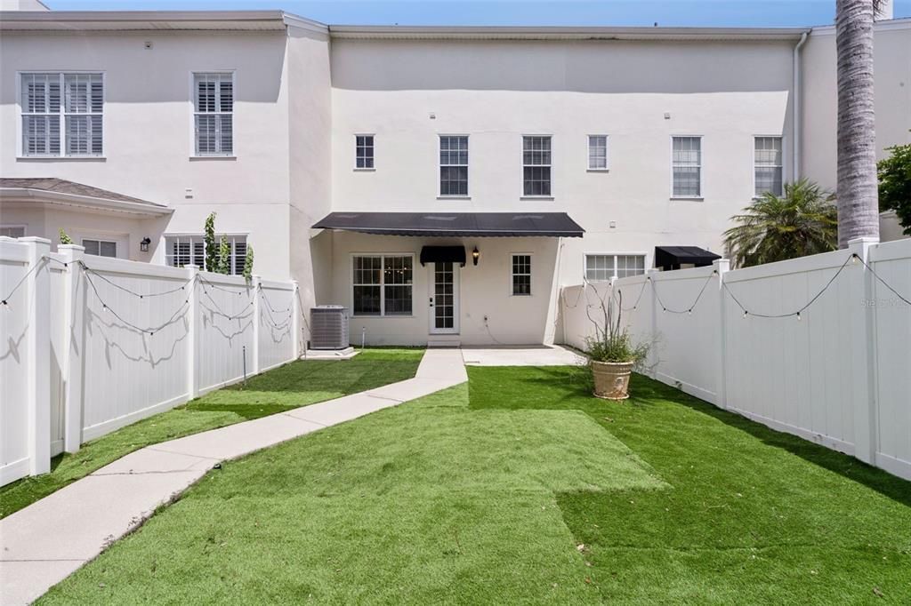 En Venta: $695,000 (2 camas, 2 baños, 1702 Pies cuadrados)