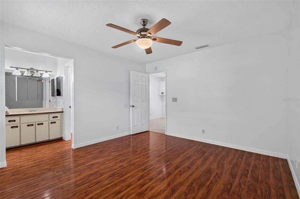 For Sale: $219,900 (3 beds, 2 baths, 1224 Square Feet)