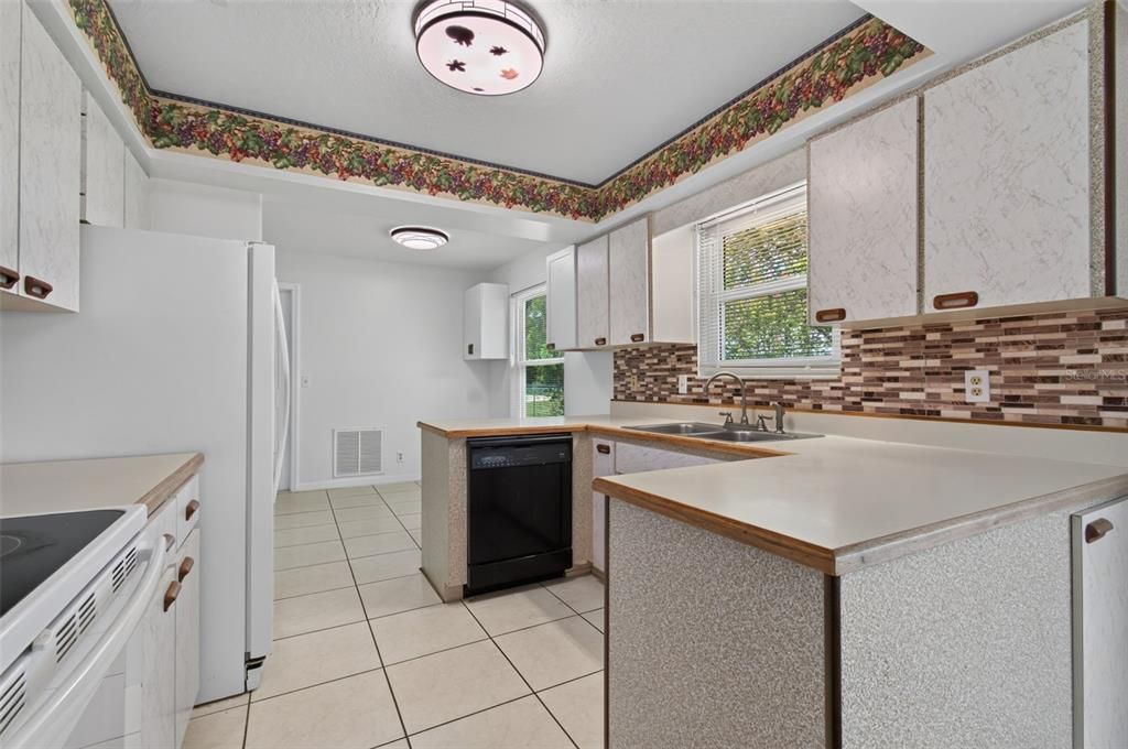 For Sale: $219,900 (3 beds, 2 baths, 1224 Square Feet)