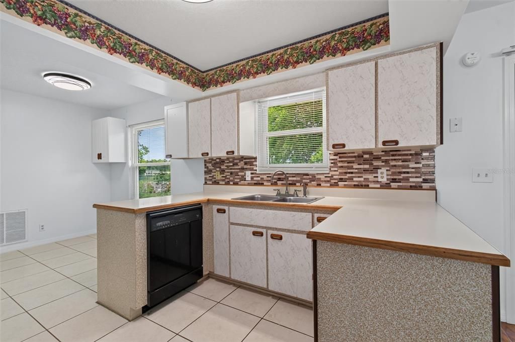 For Sale: $219,900 (3 beds, 2 baths, 1224 Square Feet)