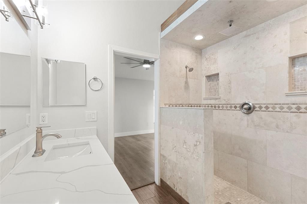 En Venta: $450,000 (3 camas, 2 baños, 1309 Pies cuadrados)