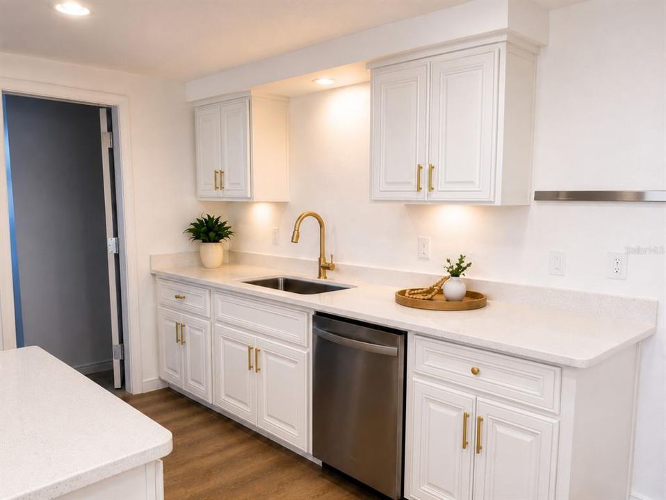 Под контрактом: $229,900 (3 спален, 2 ванн, 1090 Квадратных фут)