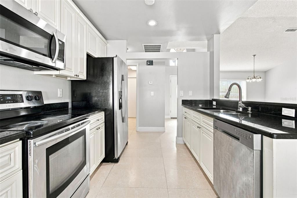 En Venta: $359,000 (3 camas, 2 baños, 1433 Pies cuadrados)