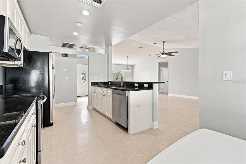 En Venta: $359,000 (3 camas, 2 baños, 1433 Pies cuadrados)