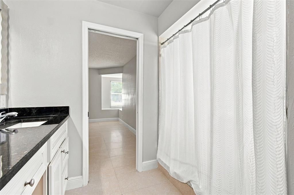 En Venta: $359,000 (3 camas, 2 baños, 1433 Pies cuadrados)