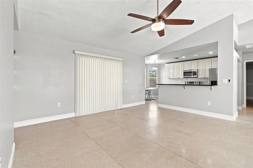 En Venta: $359,000 (3 camas, 2 baños, 1433 Pies cuadrados)